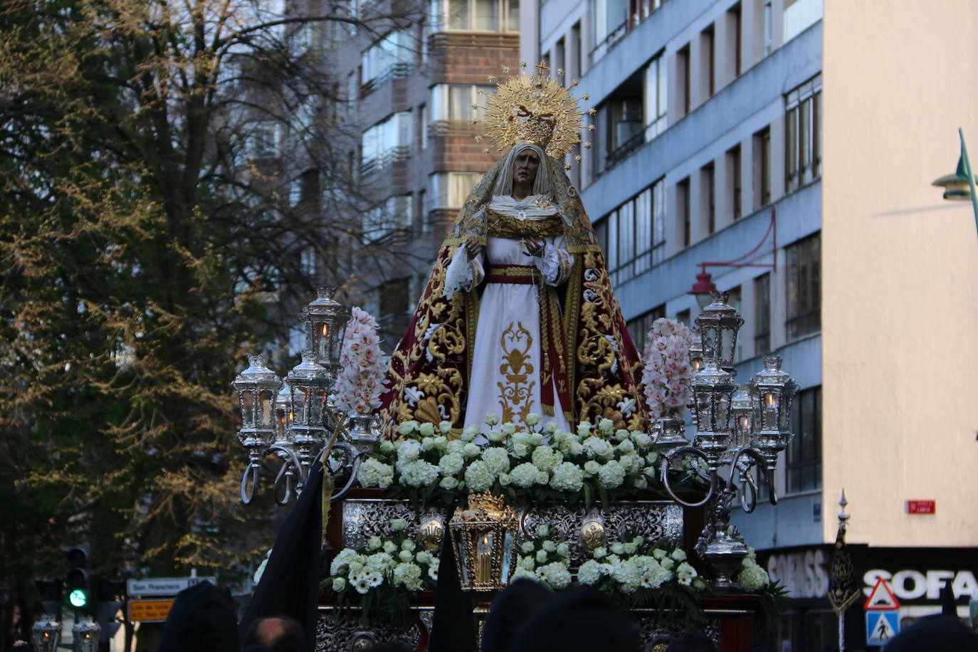 Uno de los momentos de la Procesión del Dolor de Nuestra Madre. 