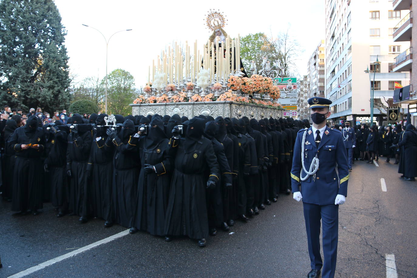 Uno de los momentos de la Procesión del Dolor de Nuestra Madre. 