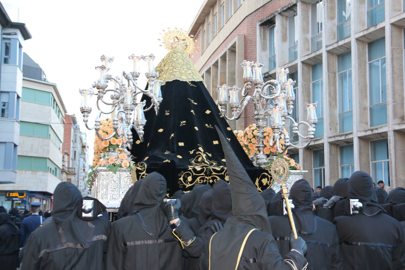 Uno de los momentos de la Procesión del Dolor de Nuestra Madre. 