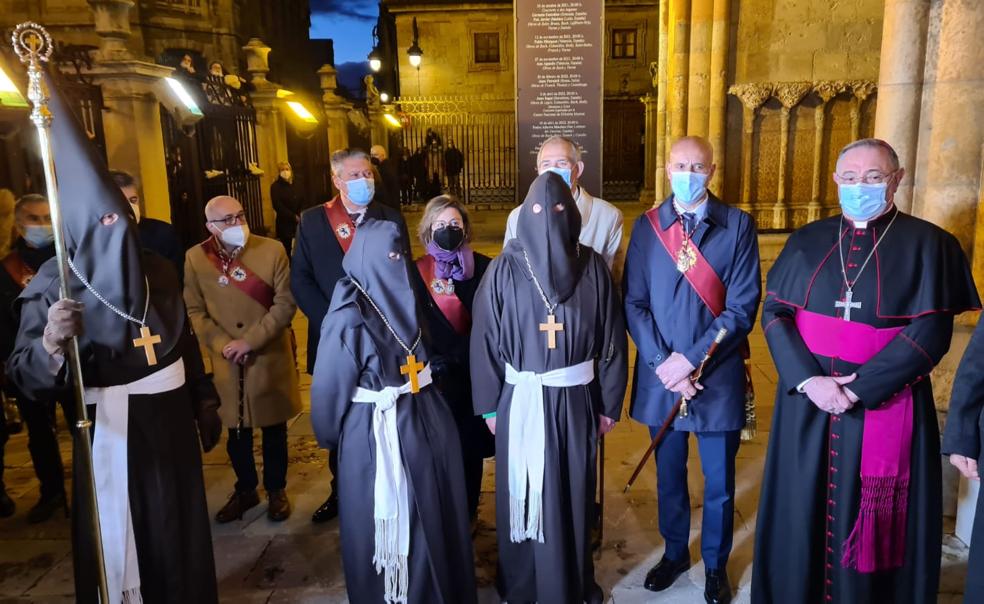 La Procesión del Perdón se celebra los Martes Santo en la capital leonesa.