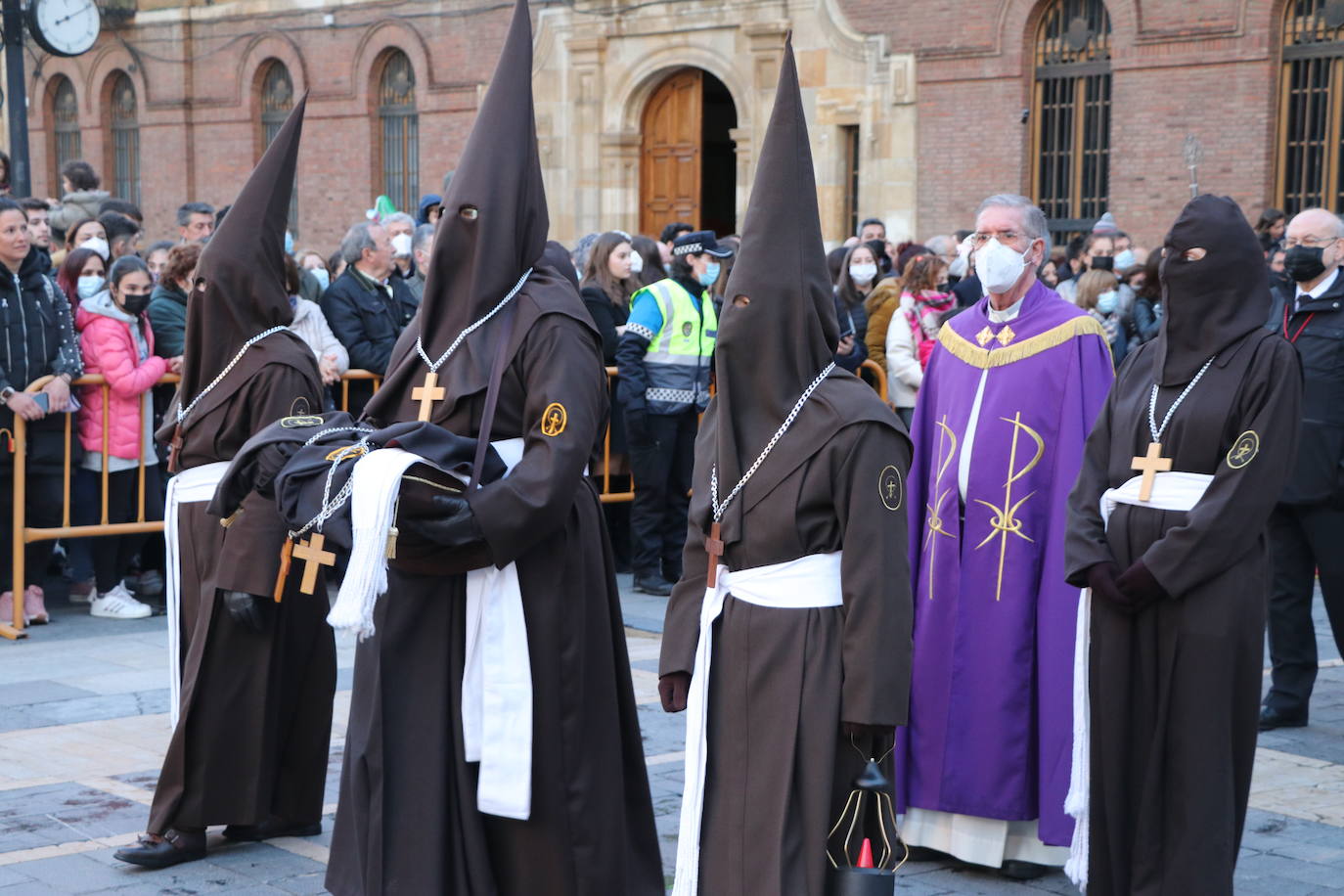 Uno de los momentos de la Procesión del Perdón. 