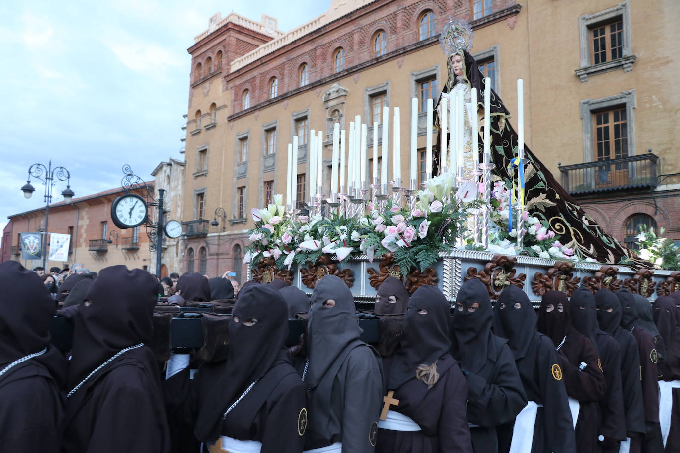 Uno de los momentos de la Procesión del Perdón. 