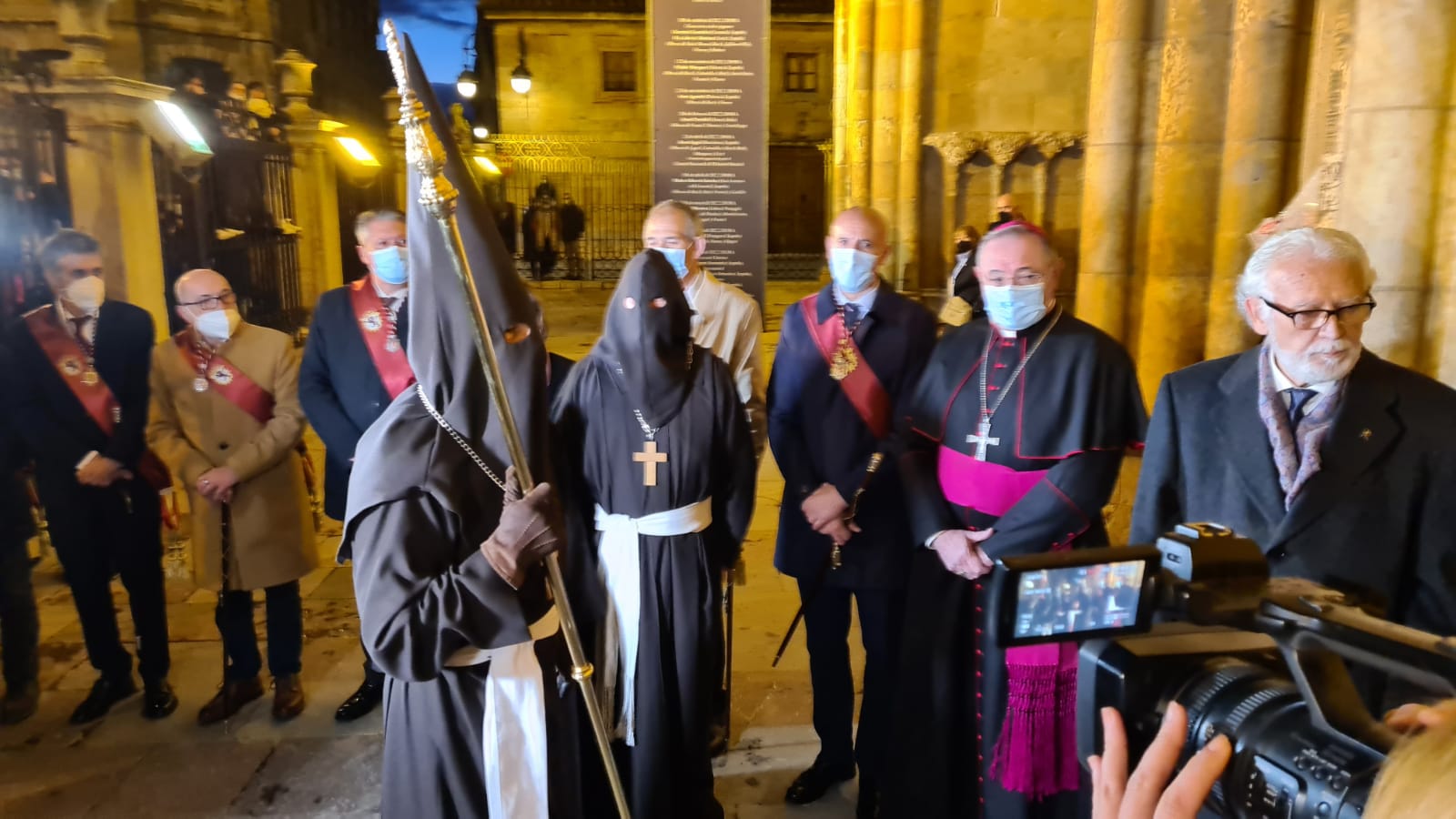 .La Semana Santa de León se adentra en los días principales y lo hace desde el perdón