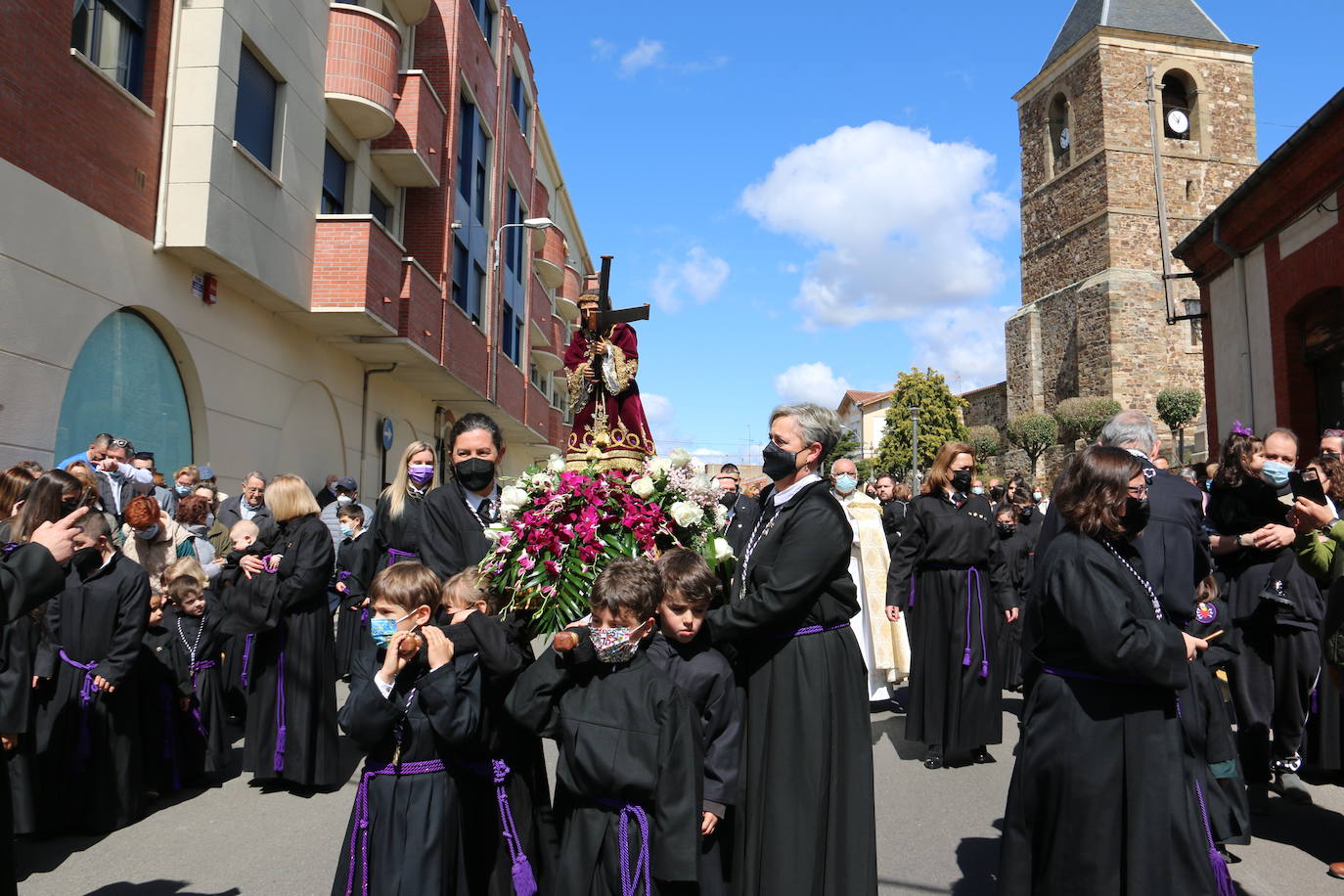 Fotos: El Santo Potajero alimenta a La Bañeza