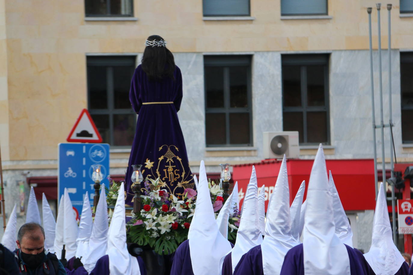 La Cofradía Santísimo Cristo de la Expiración y del Silencio ha puesto en la calle el recogimiento del Miércoles Santo. 