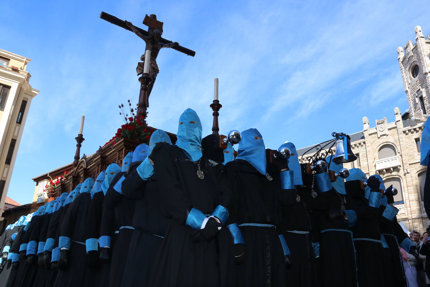 Fotos: Cofradía de las Bienaventuranzas | El &#039;Moreno&#039; se alza al cielo