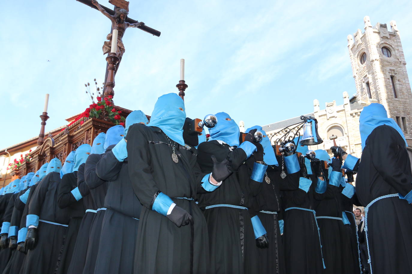 Fotos: Cofradía de las Bienaventuranzas | El &#039;Moreno&#039; se alza al cielo