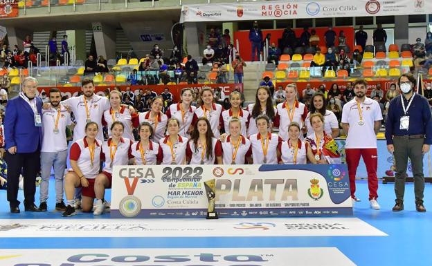 El equipo juvenil femenino logró ser subcampeón.