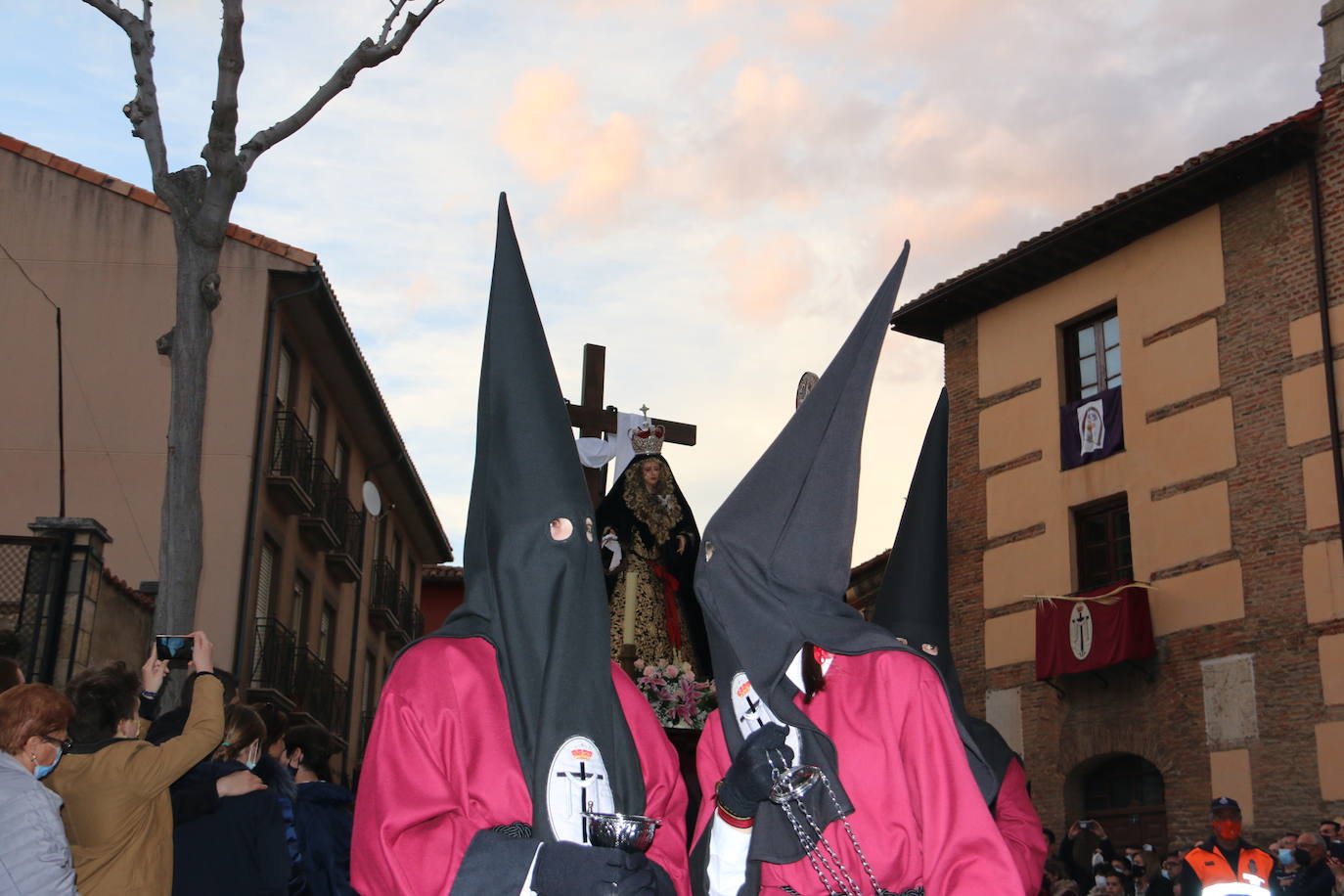 Las Tinieblas llegan a Santa Marina