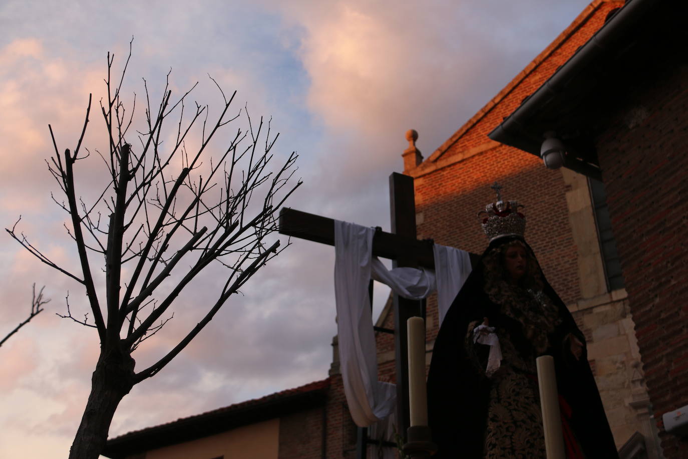 Las Tinieblas llegan a Santa Marina