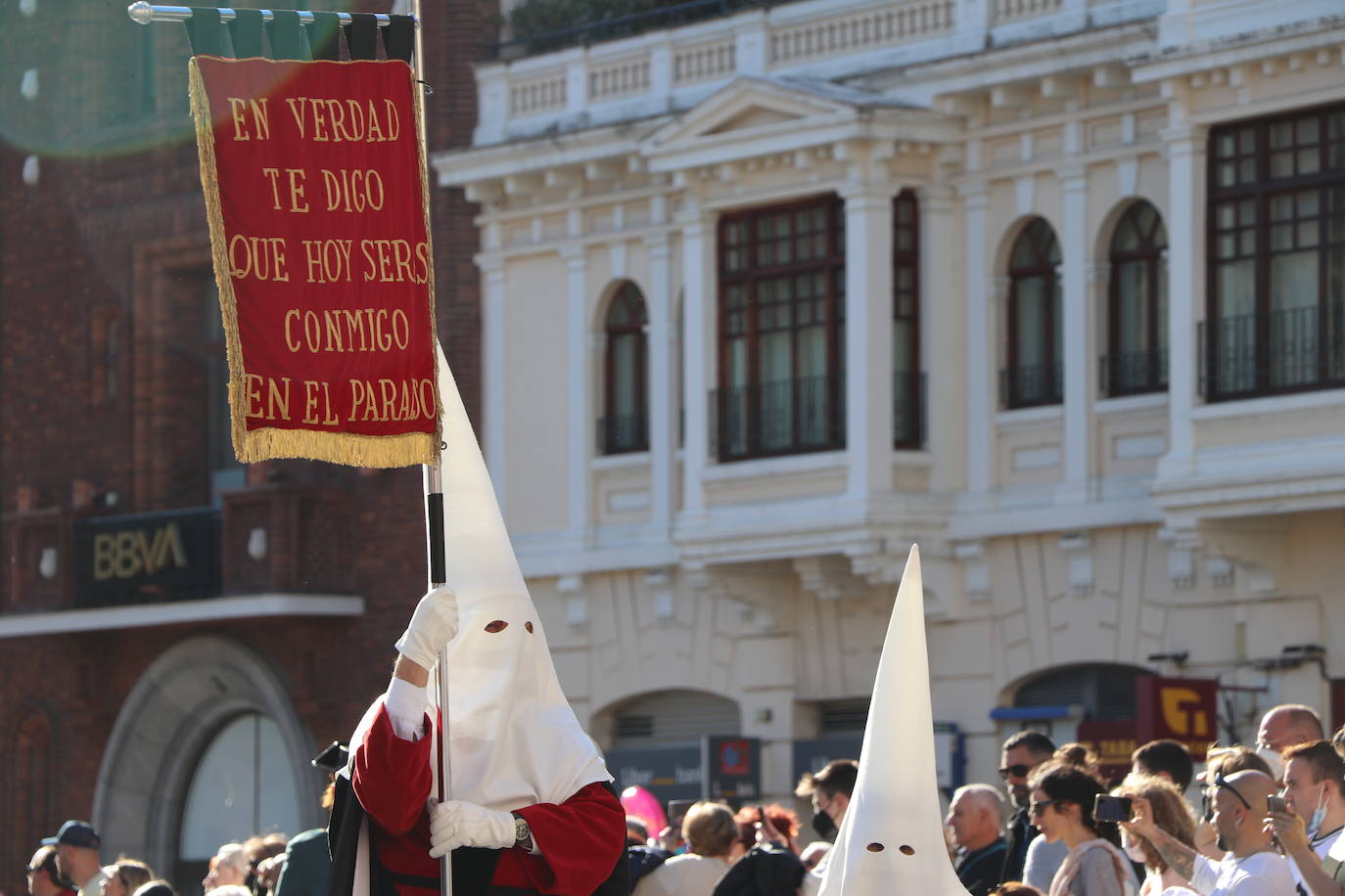 Fotos: Leon se rinde a las Siete Palabras