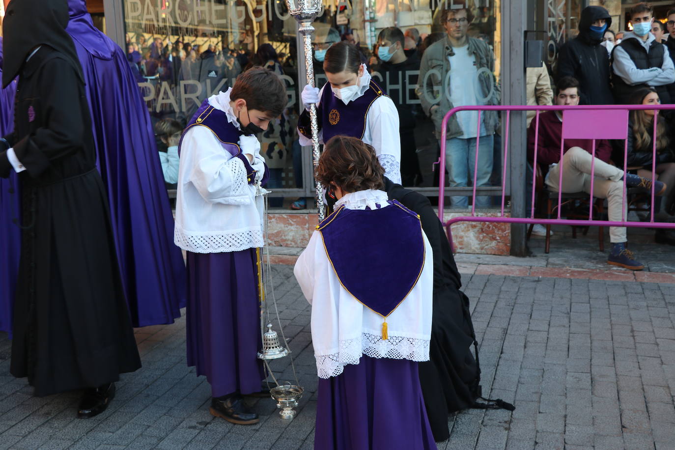 Fotos: Procesión de los Pasos, al completo