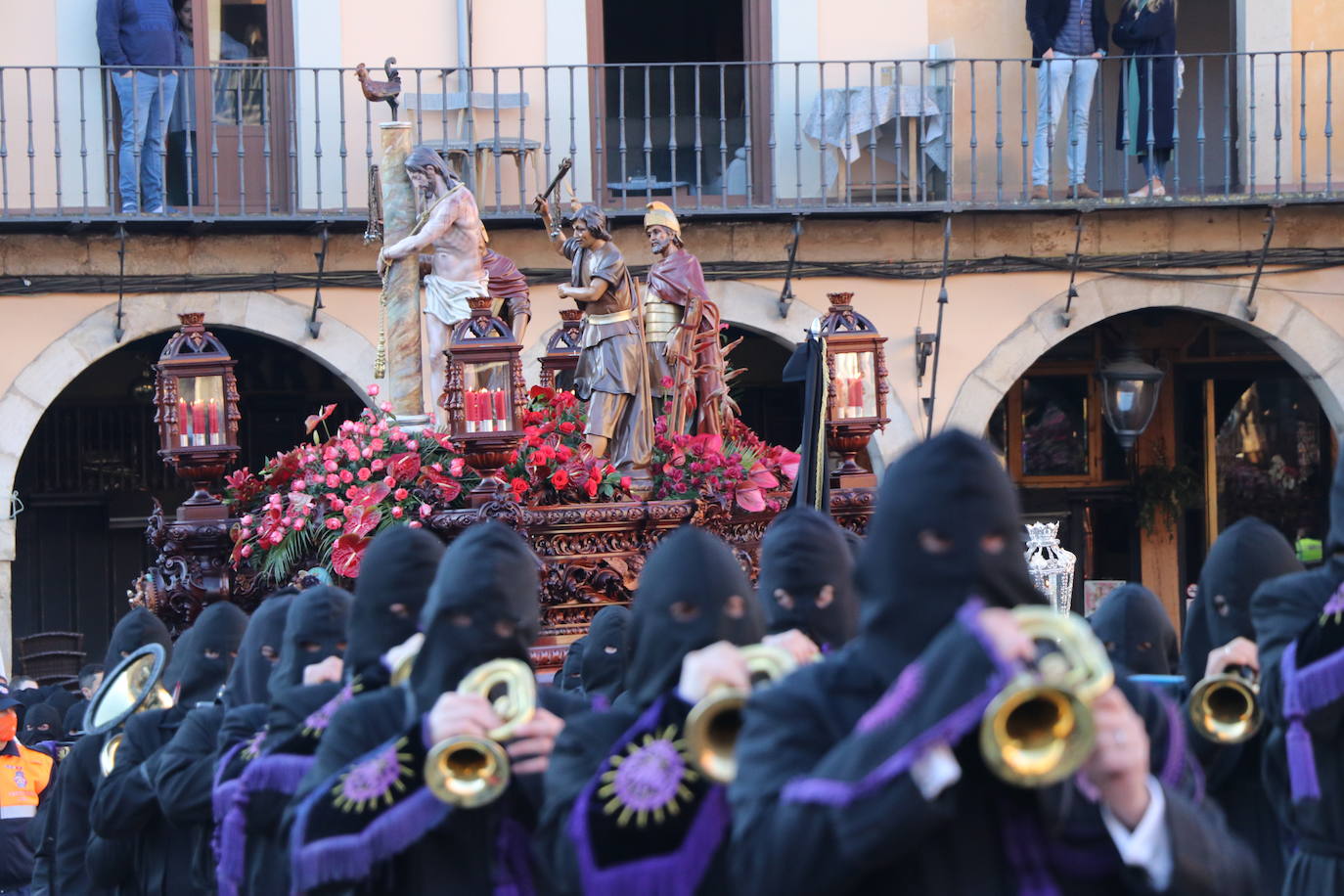 Fotos: Procesión de los Pasos, al completo