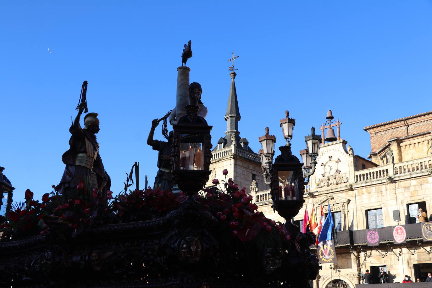 Fotos: Procesión de los Pasos, al completo