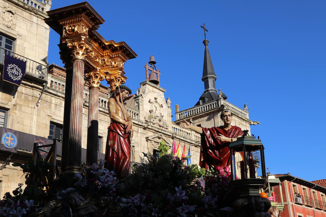 Fotos: Procesión de los Pasos, al completo