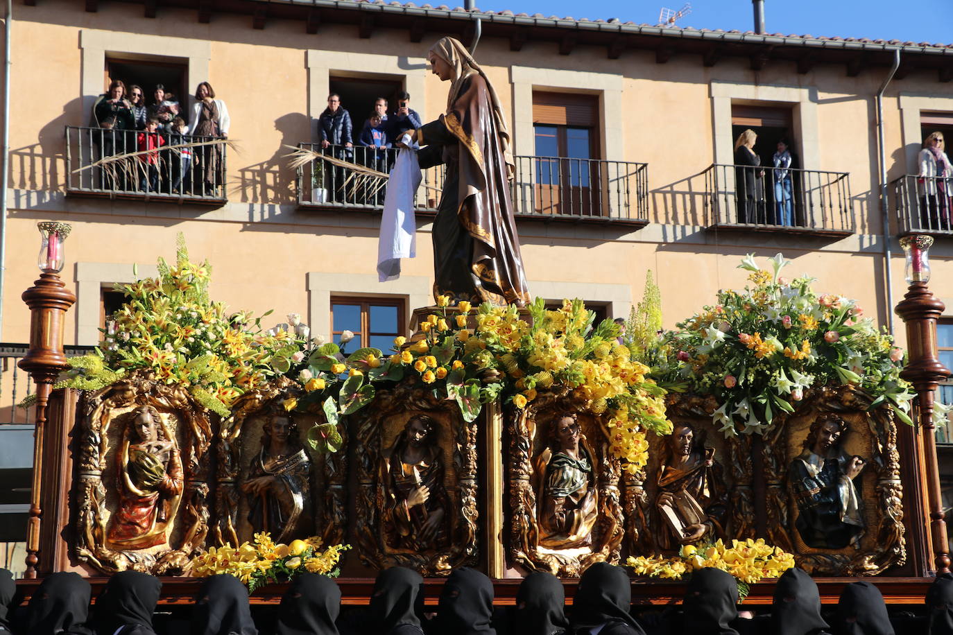 Fotos: Procesión de los Pasos, al completo