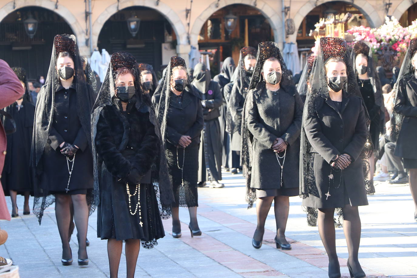 Fotos: Procesión de los Pasos, al completo