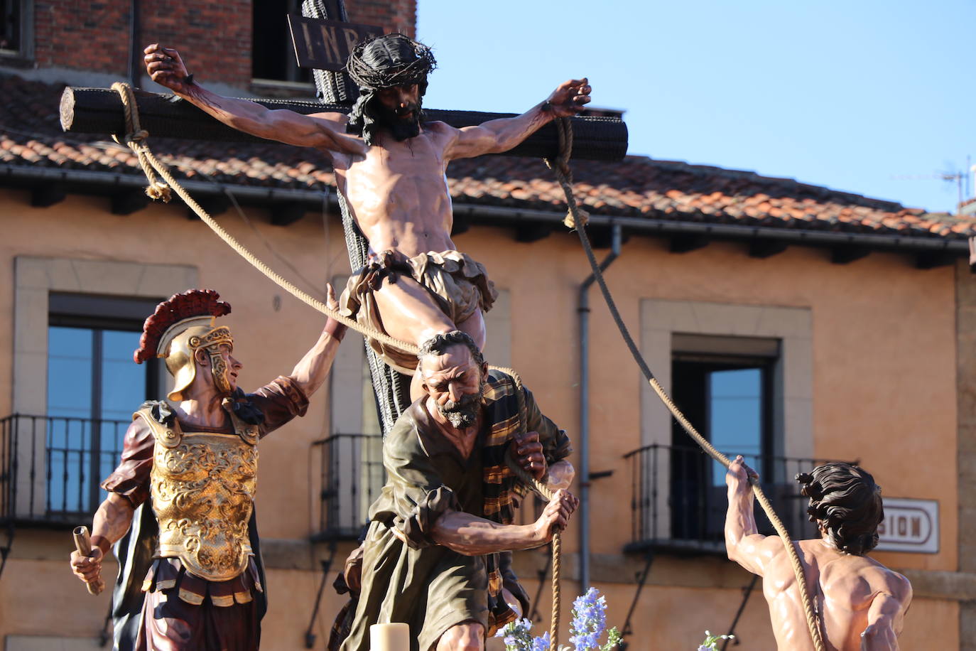 Fotos: Procesión de los Pasos, al completo