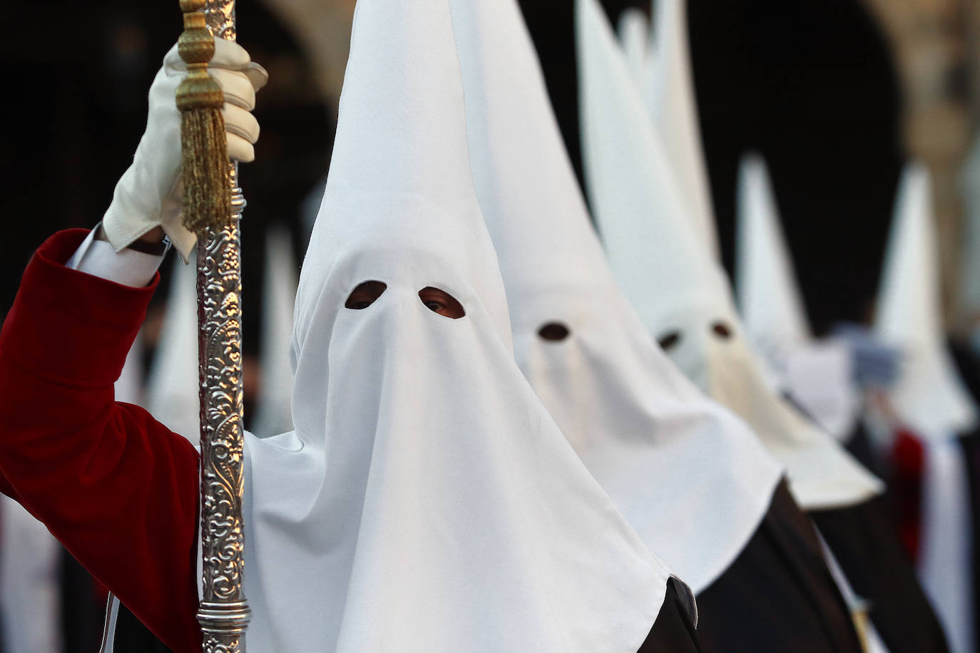 Procesión de los Pasos y acto de El Encuentro en León desde el objetivo del fotógrafo Peio García.