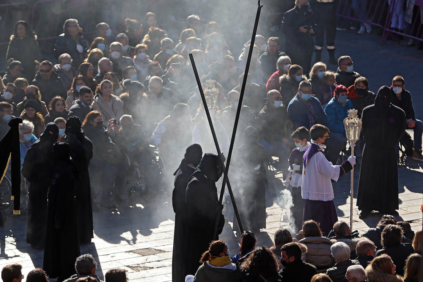 Procesión de los Pasos y acto de El Encuentro en León desde el objetivo del fotógrafo Peio García.