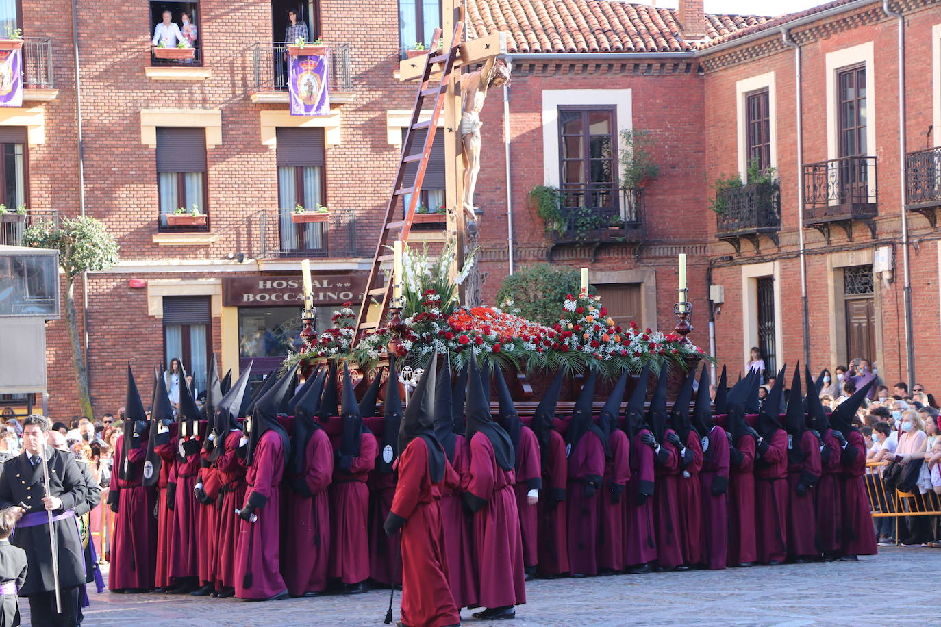 Acto central de la Procesión del Desenclavo en San Isidoro. 