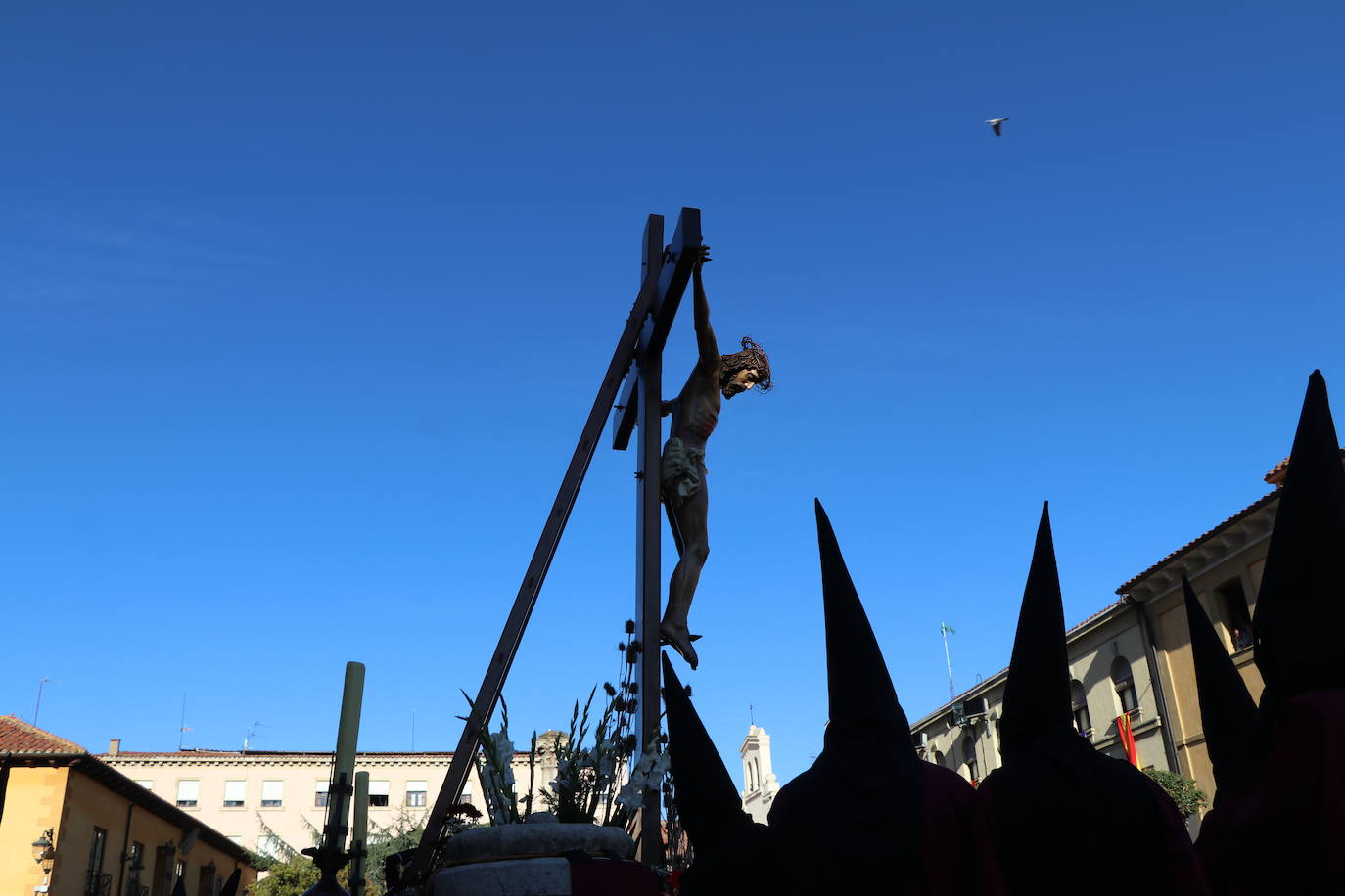 Acto central de la Procesión del Desenclavo en San Isidoro. 