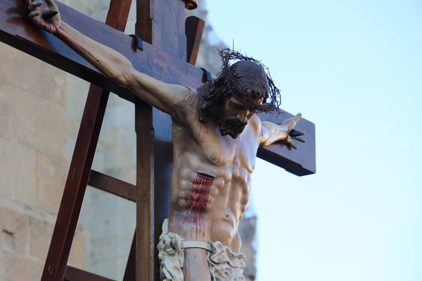 Acto central de la Procesión del Desenclavo en San Isidoro. 