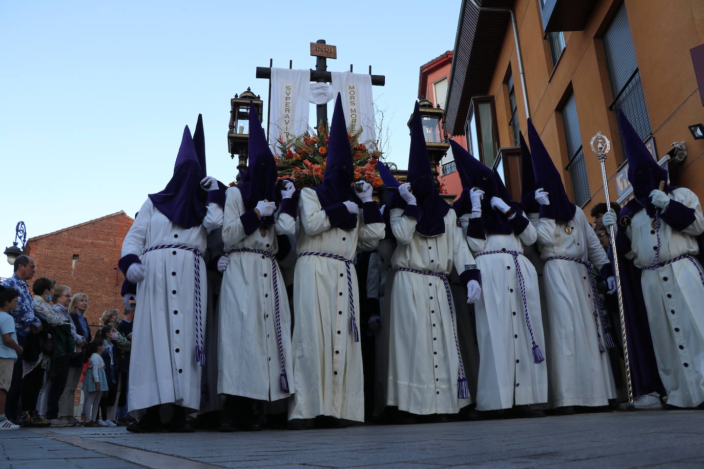 Procesión de La Soledad, dentro de la Cofradía de Jesús Divino Obrero. 