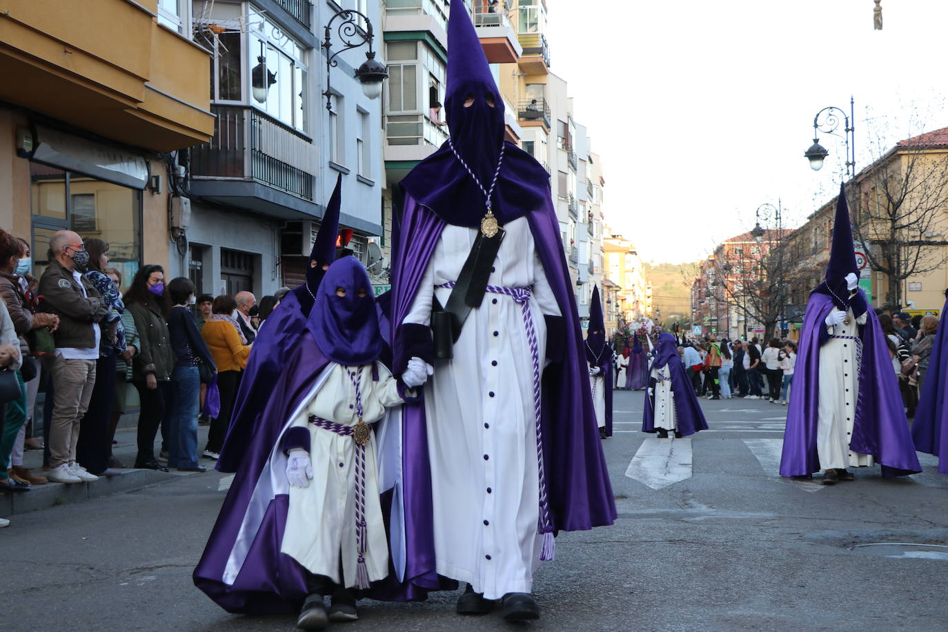 Procesión de La Soledad, dentro de la Cofradía de Jesús Divino Obrero. 