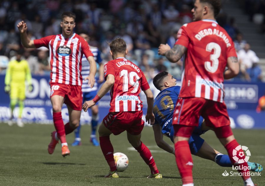 El conjunto berciano supera con autoridad al Lugo en El Toralín.