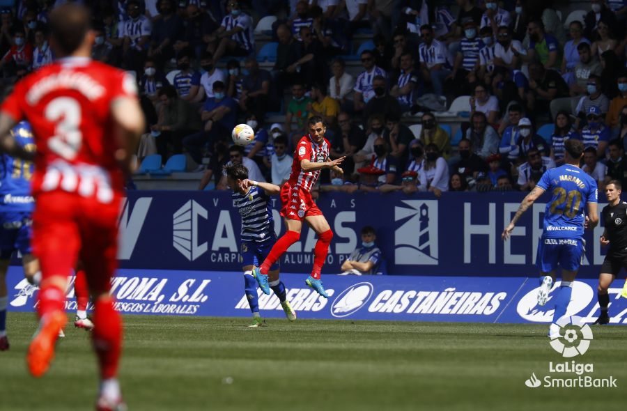 El conjunto berciano supera con autoridad al Lugo en El Toralín.