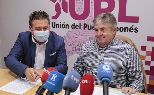 Luis Mariano Santos y Fulgencio Bandera, durante la rueda de prensa de este martes. 