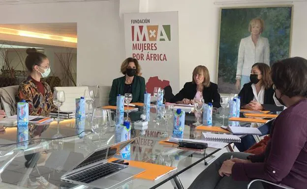 María Teresa Fernández De la Vega presenta los 'Puentes de las Mujeres. Propuestas desde el Sur para el cambio global' una cumbre que reunirá a líderes africanas con latinas y europeas en Madrid.