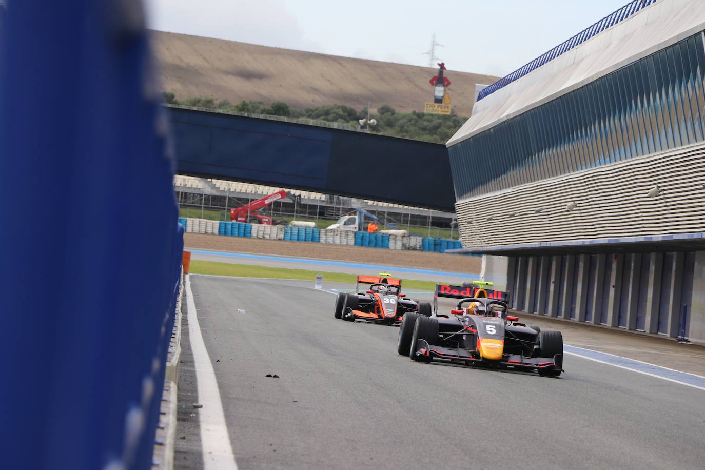 leonoticias acompaña al piloto leonés en una sesión de entrenamientos en Jerez.