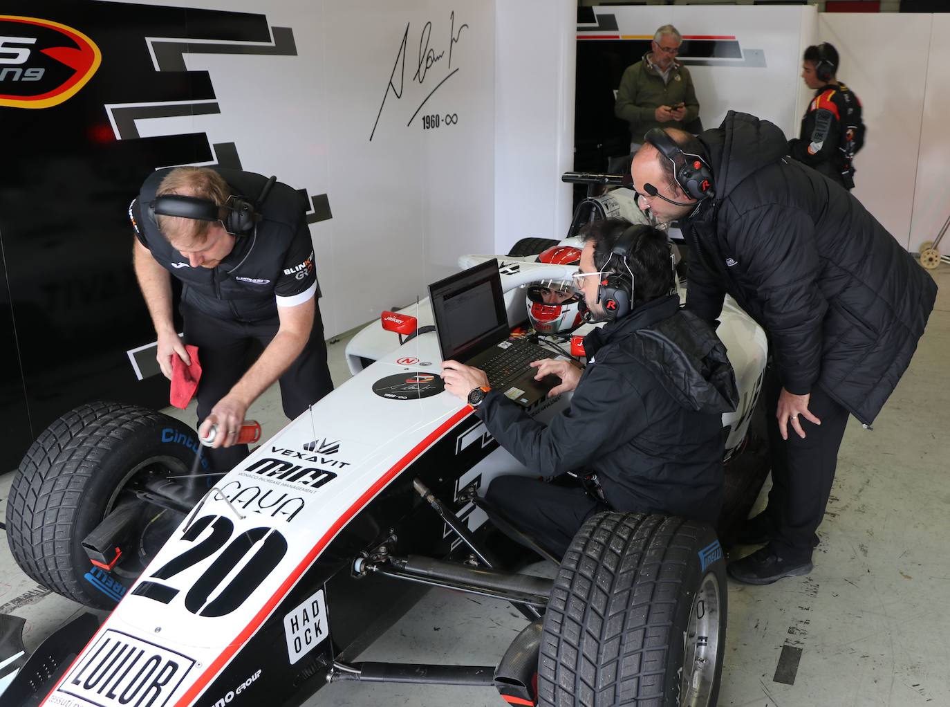 leonoticias acompaña al piloto leonés en una sesión de entrenamientos en Jerez.