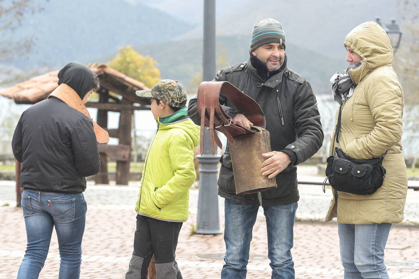 Movilización convocada a iniciativa de un grupo de ganaderos locales de Riaño (León) para protestar contra la protección del lobo. 