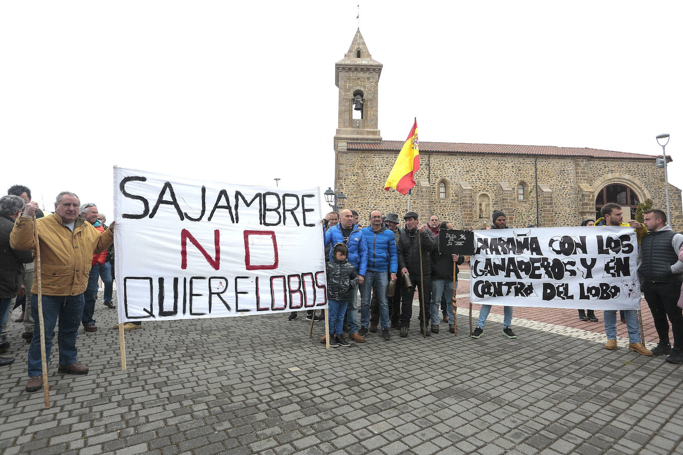 Movilización convocada a iniciativa de un grupo de ganaderos locales de Riaño (León) para protestar contra la protección del lobo. 