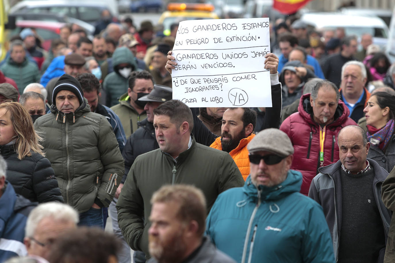 Movilización convocada a iniciativa de un grupo de ganaderos locales de Riaño (León) para protestar contra la protección del lobo. 