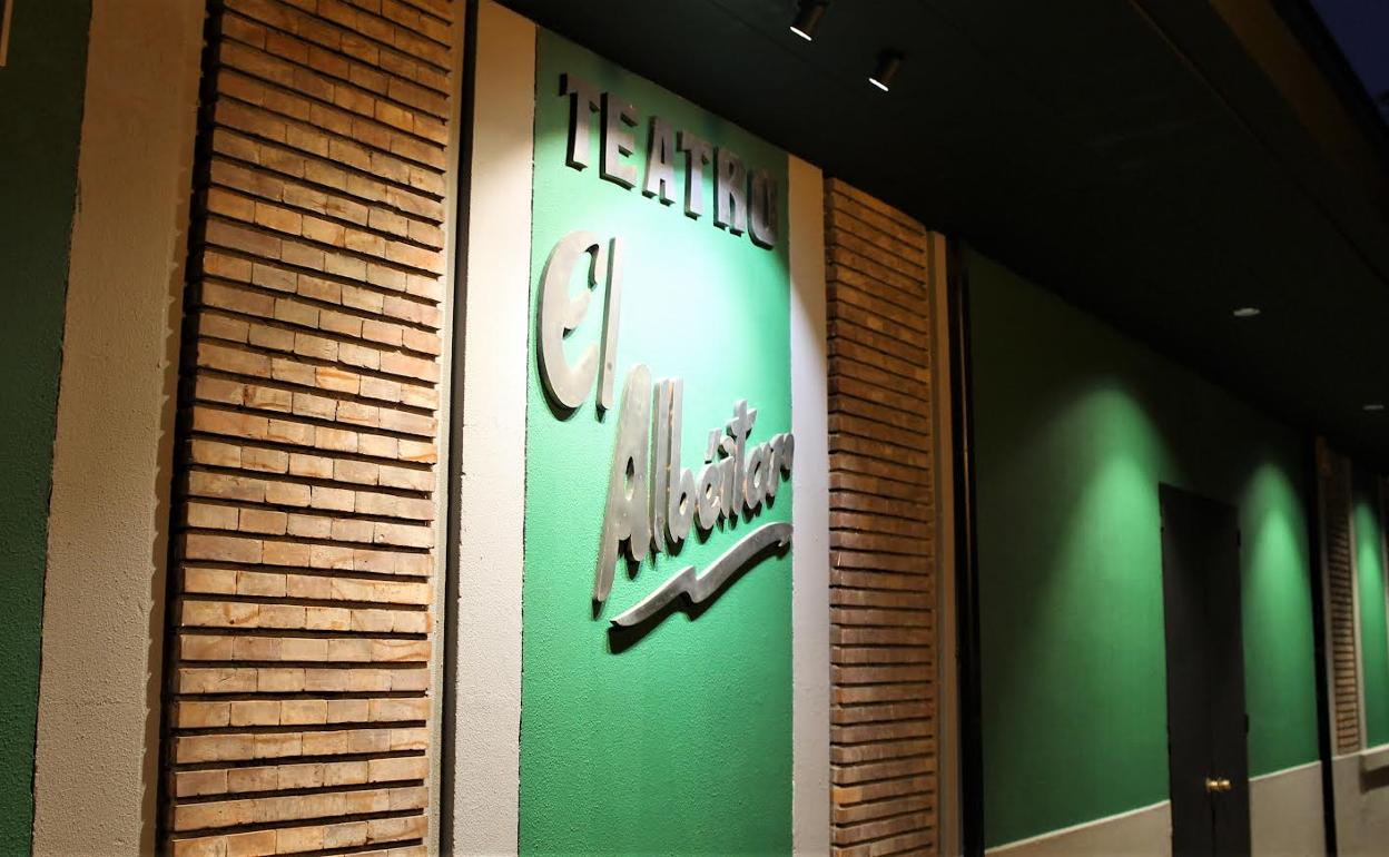 Fachada del Teatro El Albéitar, escenario de la obra 'Petricor', interpretada por la compañía teatral El Mayal. 
