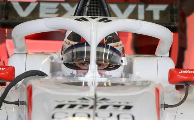 Galería. Vidales, en su monoplaza, durante los test de Jerez.