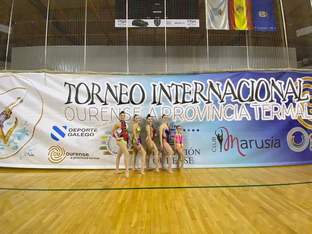 Medallistas del club leonés Ritmo de gimnasia rítmica. 