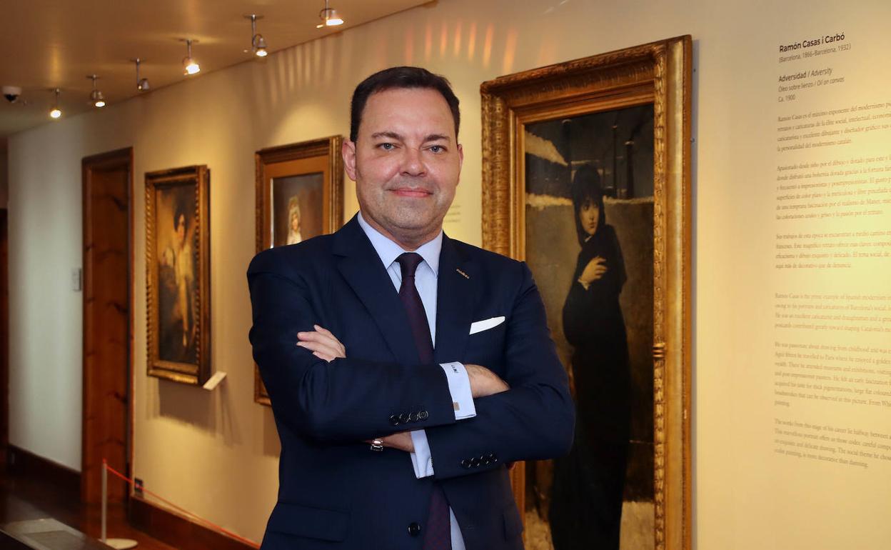 Chema Viejo, Dr. Gral. de la Fundación Obra Social de Castilla y León, en el Museo Casa Botines de Gaudí.
