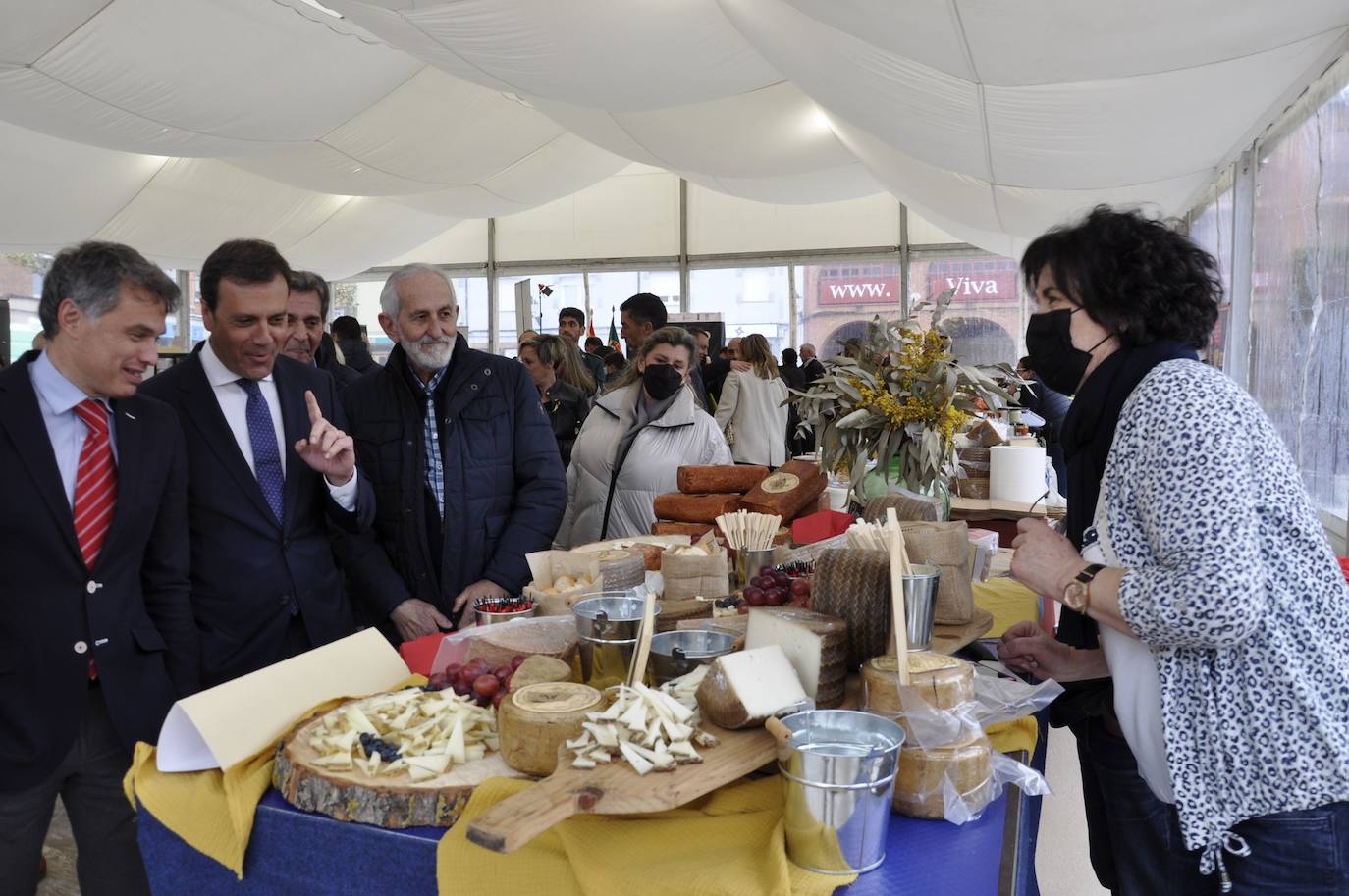 Iberqueso abre sus puertas en Valencia de Don Juan con más de 30 productores de la península ibérica.