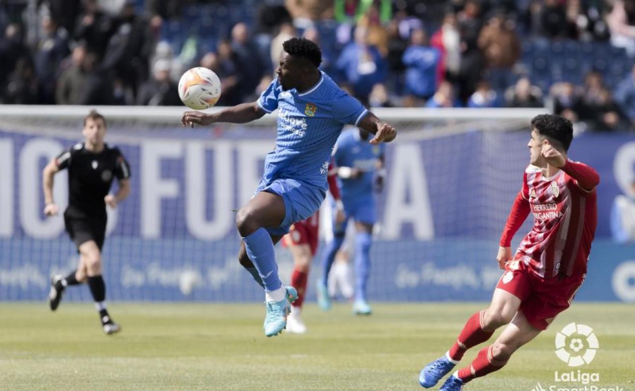 La Ponferradina busca agarrarse a los puestos playoffs de ascenso a Liga Santander. 