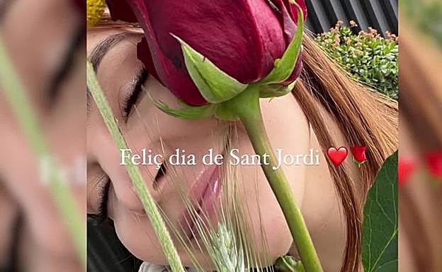 Así han celebrado Sant Jordi Risto Mejide, Paz Padilla y otras celebridades del país