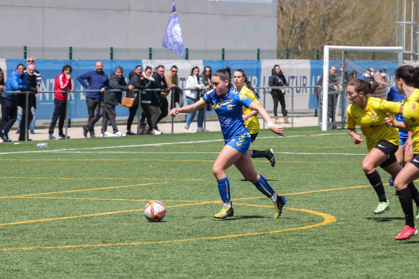 Fotos: Partido entre el Olímpico y el Sporting