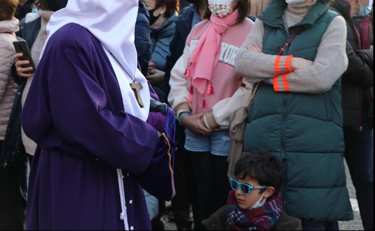 Los limoneros recaudan dinero por las calles de León.