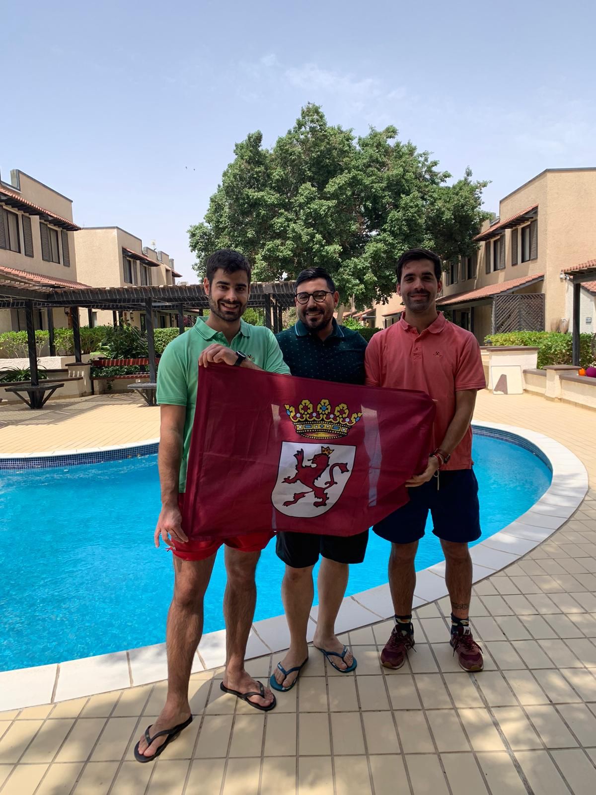 Rodrigo, Julián y Miguel trabajan en Arabia Saudí para Renfe en la activación del tren entre Medina y La Meca.