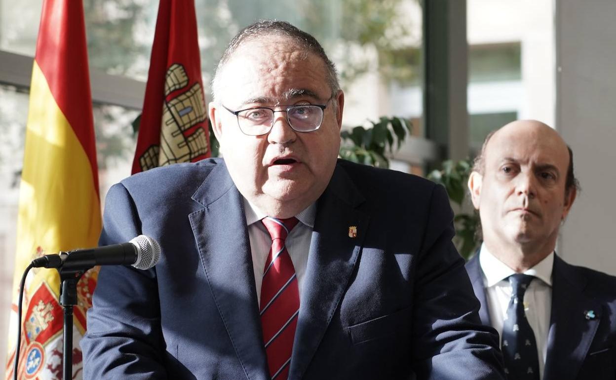 El consejero de Sanidad, Alejandro Vázquez, preside la toma de posesión del viceconsejero de Asistencia Sanitaria, Planificación y Resultados en Salud y Gerente Regional de Salud, Jesús García-Cruces Méndez.