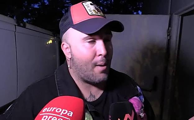 Kiko Rivera celebra diez años sobre los escenarios con la ausencia de su madre